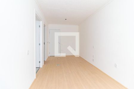 Sala / Quarto de kitnet/studio para alugar com 1 quarto, 26m² em Jardim Helena, São Paulo