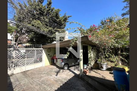 Casa à venda com 200m², 3 quartos e 4 vagas Casa à venda com 200m², 3 quartos e 4 vagasGaragem