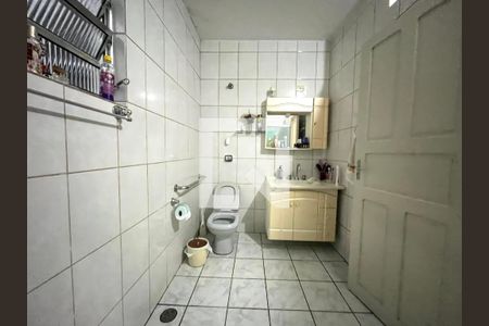 Casa à venda com 200m², 3 quartos e 4 vagas Casa à venda com 200m², 3 quartos e 4 vagasBanheiro