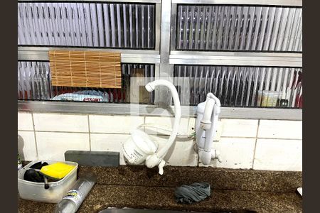 Casa à venda com 200m², 3 quartos e 4 vagas Casa à venda com 200m², 3 quartos e 4 vagasCozinha