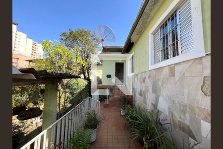 Casa à venda com 200m², 3 quartos e 4 vagas Casa à venda com 200m², 3 quartos e 4 vagasEntrada