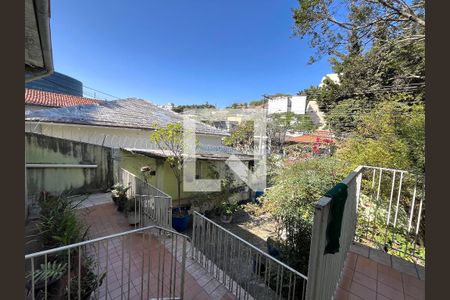 Casa à venda com 200m², 3 quartos e 4 vagas Casa à venda com 200m², 3 quartos e 4 vagasEntrada