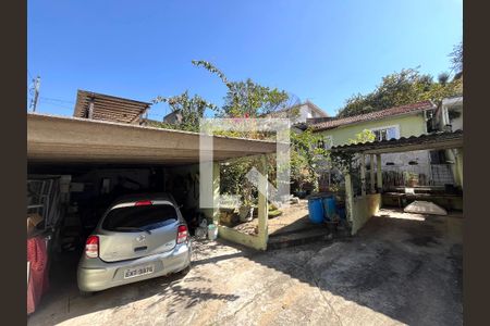 Casa à venda com 200m², 3 quartos e 4 vagas Casa à venda com 200m², 3 quartos e 4 vagasGaragem