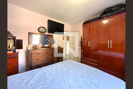 Casa à venda com 200m², 3 quartos e 4 vagas Casa à venda com 200m², 3 quartos e 4 vagasQuarto 2