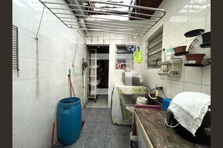 Casa à venda com 200m², 3 quartos e 4 vagas Casa à venda com 200m², 3 quartos e 4 vagasÁrea de Serviço