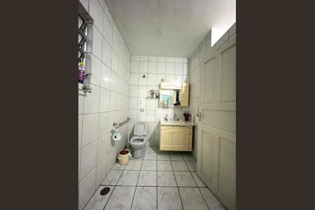 Casa à venda com 200m², 3 quartos e 4 vagas Casa à venda com 200m², 3 quartos e 4 vagasBanheiro