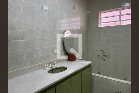 Casa à venda com 430m², 5 quartos e 3 vagasBanheiro 1
