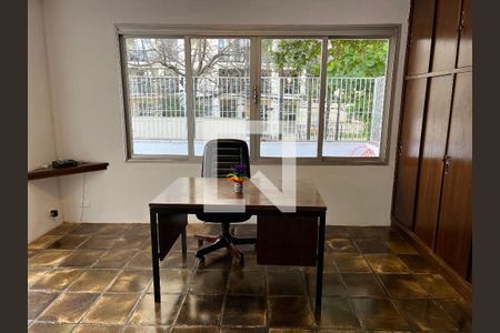 Casa à venda com 430m², 5 quartos e 3 vagasEscritório