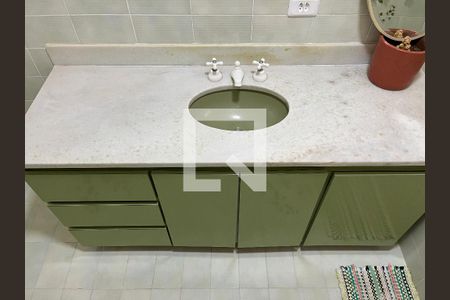 Casa à venda com 430m², 5 quartos e 3 vagasBanheiro 1