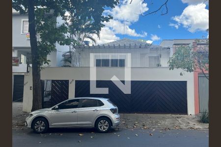Casa à venda com 430m², 5 quartos e 3 vagasFachada