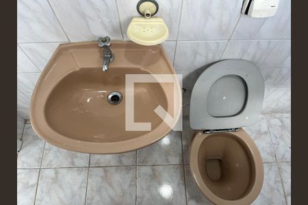 Casa à venda com 430m², 5 quartos e 3 vagasBanheiro 2