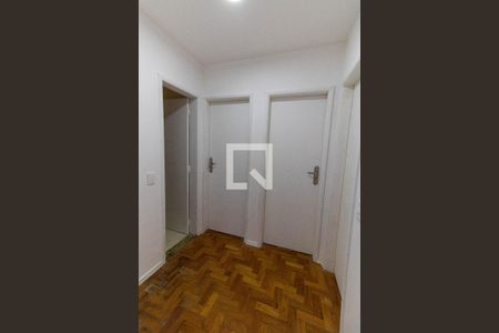 Apartamento para alugar com 122m², 3 quartos e sem vagaCorredor