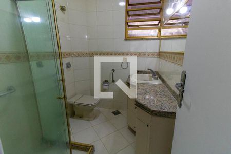 Apartamento para alugar com 122m², 3 quartos e sem vagaBanheiro