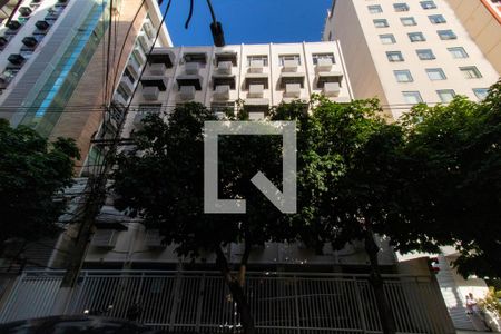 Apartamento para alugar com 122m², 3 quartos e sem vagaFachada