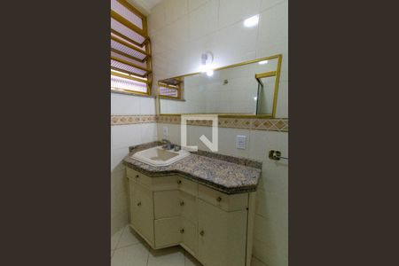 Apartamento para alugar com 122m², 3 quartos e sem vagaBanheiro