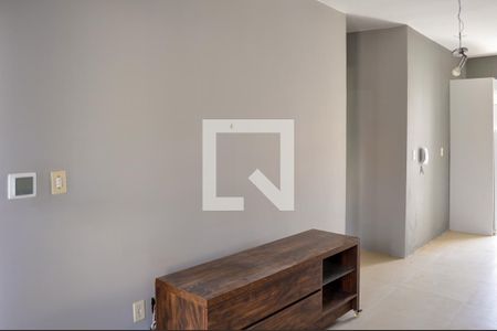 Sala de casa de condomínio à venda com 2 quartos, 52m² em Hípica, Porto Alegre