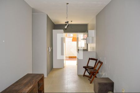 Sala de casa de condomínio à venda com 2 quartos, 52m² em Hípica, Porto Alegre