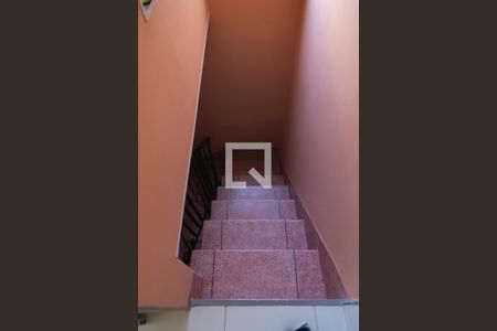 Casa para alugar com 130m², 4 quartos e 1 vagaEscada