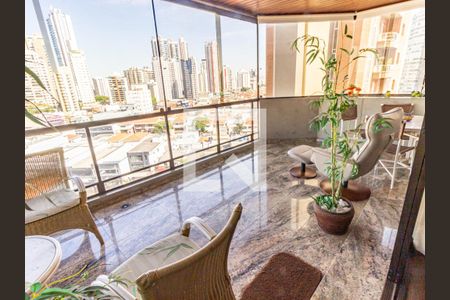 Apartamento para alugar com 169m², 3 quartos e 3 vagasVaranda