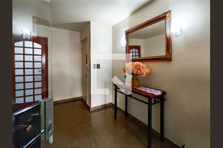 Apartamento à venda com 70m², 2 quartos e 1 vagaFachada e portaria