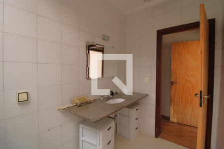 Casa à venda com 180m², 3 quartos e 2 vagasPia banheiro da suíte 2