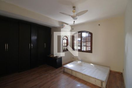 Casa à venda com 180m², 3 quartos e 2 vagasSuíte 2