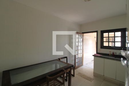 Casa à venda com 180m², 3 quartos e 2 vagasCozinha