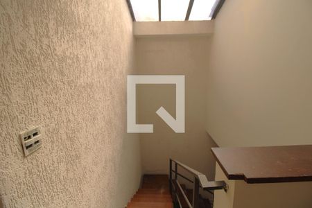 Casa à venda com 180m², 3 quartos e 2 vagasEscada