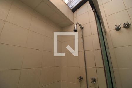 Casa à venda com 180m², 3 quartos e 2 vagasChuveiro banheiro da suíte 2