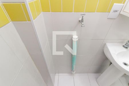 Banheiro de kitnet/studio para alugar com 1 quarto, 36m² em Santa Ifigênia, São Paulo