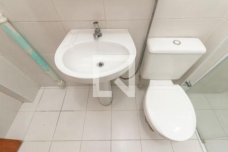 Banheiro de kitnet/studio para alugar com 1 quarto, 36m² em Santa Ifigênia, São Paulo