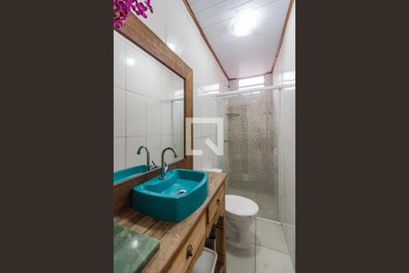 Banheiro de kitnet/studio para alugar com 1 quarto, 30m² em Areias, São José