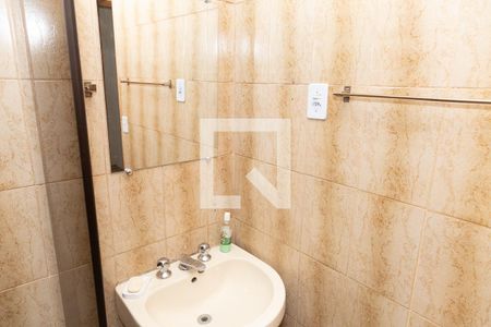 Casa para alugar com 90m², 3 quartos e 4 vagasBanheiro Social