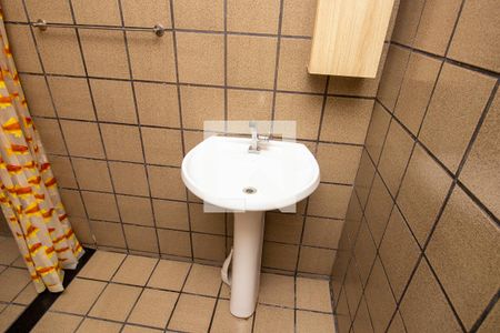 Casa de condomínio à venda com 100m², 3 quartos e 1 vaga Casa de condomínio à venda com 100m², 3 quartos e 1 vagaBanheiro 2