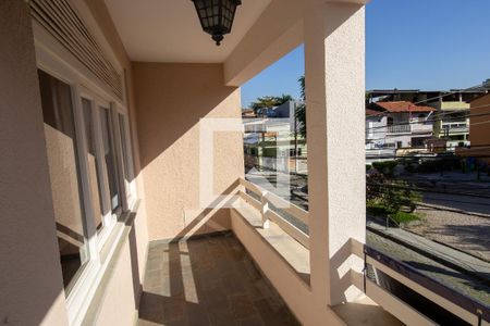 Casa de condomínio à venda com 100m², 3 quartos e 1 vaga Casa de condomínio à venda com 100m², 3 quartos e 1 vagaQuarto 2 varanda