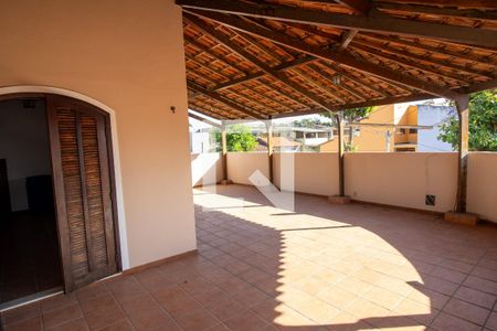 Casa de condomínio à venda com 100m², 3 quartos e 1 vaga Casa de condomínio à venda com 100m², 3 quartos e 1 vagaTerraço