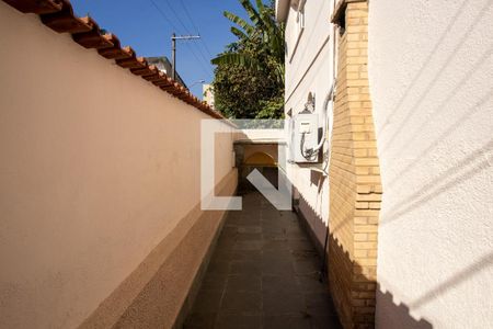 Casa de condomínio à venda com 100m², 3 quartos e 1 vaga Casa de condomínio à venda com 100m², 3 quartos e 1 vagaCorredor