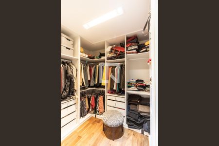 Apartamento para alugar com 240m², 3 quartos e 4 vagas Apartamento para alugar com 240m², 3 quartos e 4 vagasCloset do Quarto 1 - Suite Master