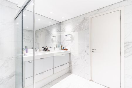 Apartamento para alugar com 240m², 3 quartos e 4 vagas Apartamento para alugar com 240m², 3 quartos e 4 vagasBanheiro do Quarto 1 - Suite Master