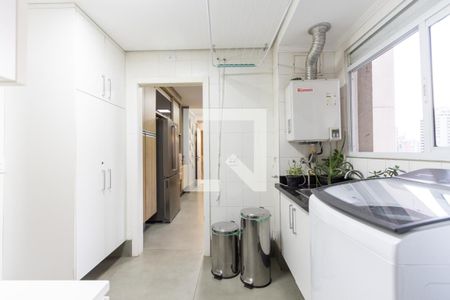 Apartamento para alugar com 240m², 3 quartos e 4 vagas Apartamento para alugar com 240m², 3 quartos e 4 vagasÁrea de Serviço