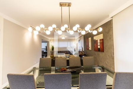 Apartamento para alugar com 240m², 3 quartos e 4 vagas Apartamento para alugar com 240m², 3 quartos e 4 vagasSala