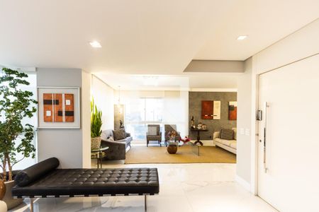 Apartamento para alugar com 240m², 3 quartos e 4 vagas Apartamento para alugar com 240m², 3 quartos e 4 vagasHall de entrada