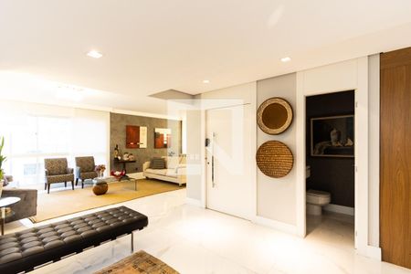 Apartamento para alugar com 240m², 3 quartos e 4 vagas Apartamento para alugar com 240m², 3 quartos e 4 vagasHall de entrada