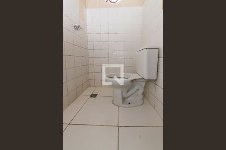 Banheiro de kitnet/studio para alugar com 1 quarto, 24m² em Alto dos Pinheiros, Belo Horizonte