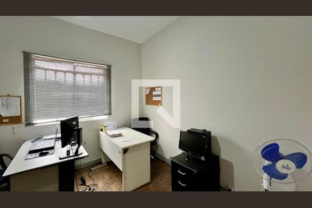 quarto 2 de casa à venda com 4 quartos, 350m² em Floresta, Belo Horizonte