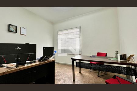 Casa à venda com 350m², 4 quartos e 4 vagasquarto 4