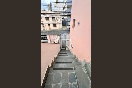 Casa à venda com 350m², 4 quartos e 4 vagasEscada
