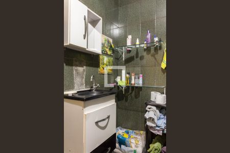 Casa à venda com 240m², 2 quartos e 2 vagas Casa à venda com 240m², 2 quartos e 2 vagasBanheiro