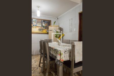 Casa à venda com 240m², 2 quartos e 2 vagas Casa à venda com 240m², 2 quartos e 2 vagasCozinha