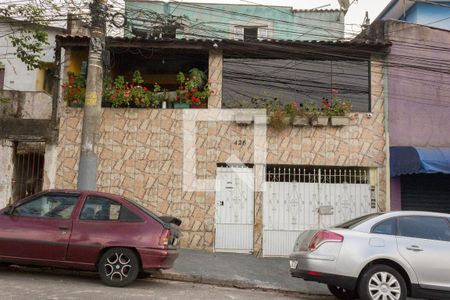 Casa à venda com 240m², 2 quartos e 2 vagas Casa à venda com 240m², 2 quartos e 2 vagasFachada